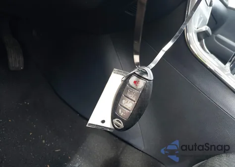 2014 Nissan Sentra Sr z USA, uszkodzony, nr VIN 3N1AB7AP0EY317330